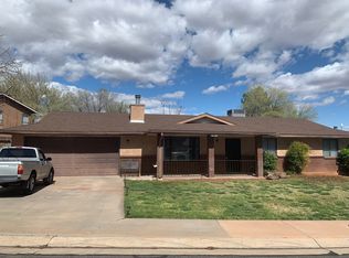 1656 Red Mountain Dr, Santa Clara, UT 84765