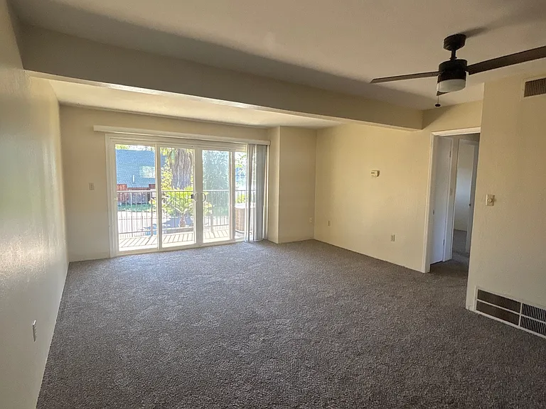 Park Marina Village Apartments — Photo 10