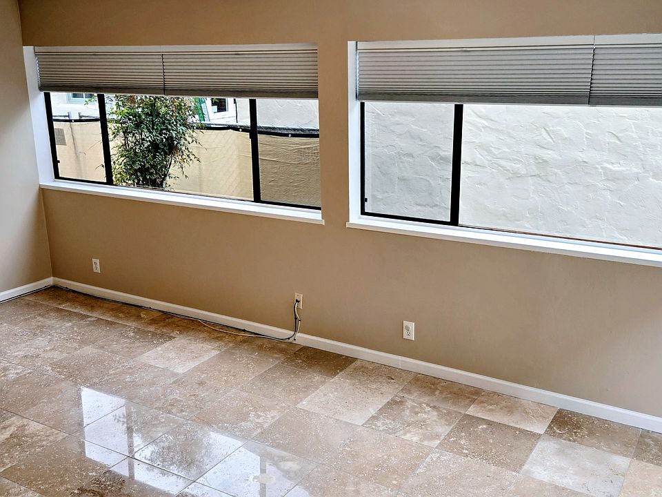 Dining area off kitchen