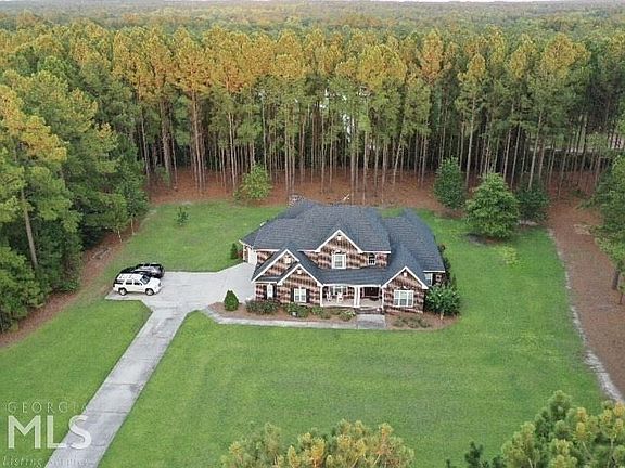 2nd image of 1208 Plantation Cir
