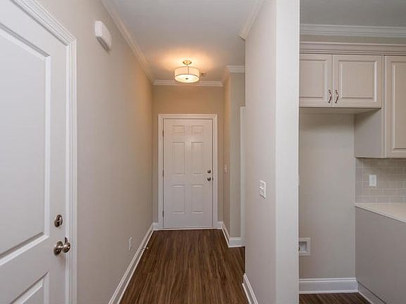 4th image of 714 Red Cedar Ct #31C