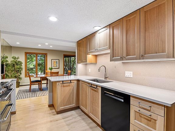 3rd image of 6051 Laurel Ave APT 112