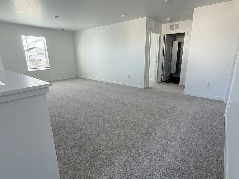 273 Lightning Ave — Photo 4