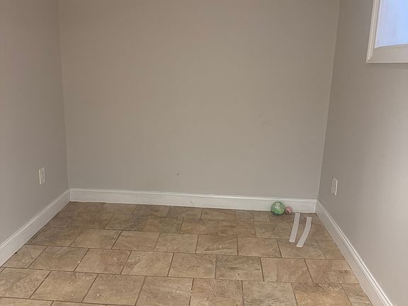 5th image of 41 Randolph Ave Floor Basement