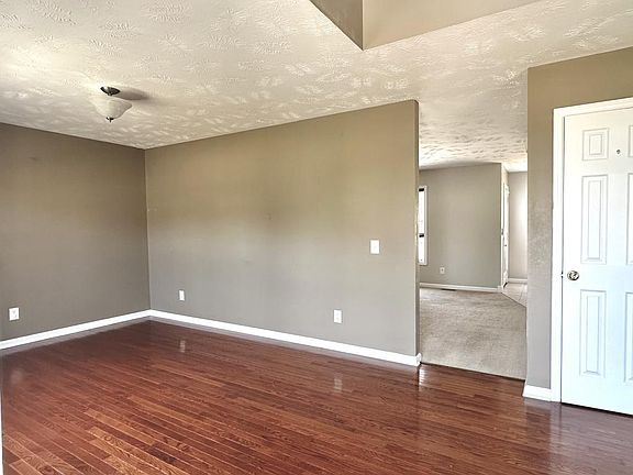 5th image of 284 Briarwood Pl