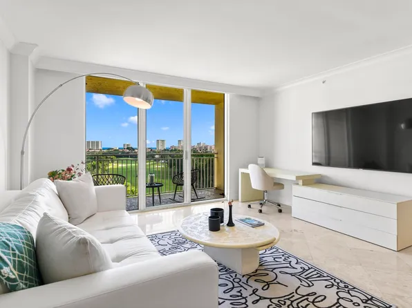 99 SE Mizner Boulevard #813, Boca Raton, FL 33432