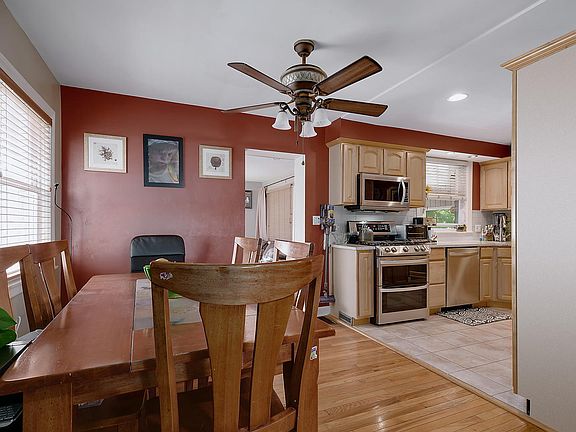 5th image of 4152 N Plainfield Ave