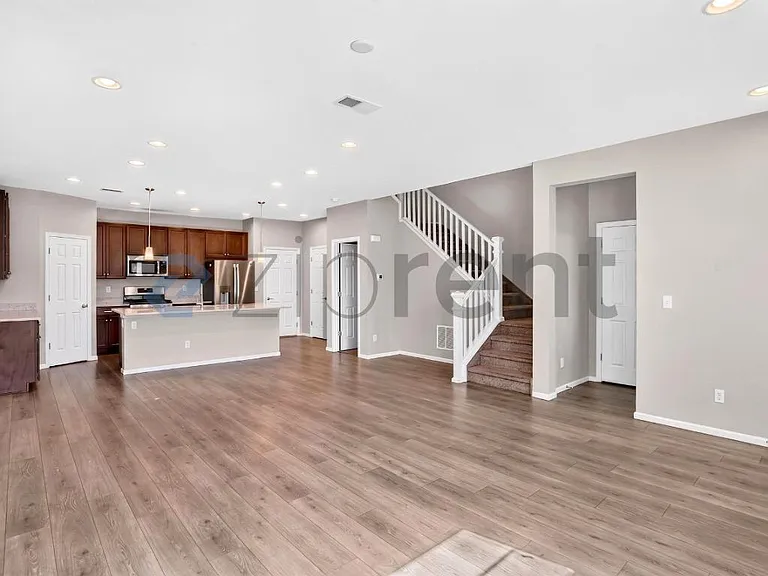 19029 E 64th Pl — Photo 5
