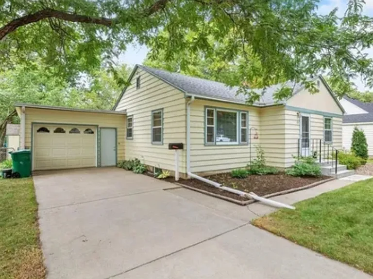 533 Birch St — Photo 3
