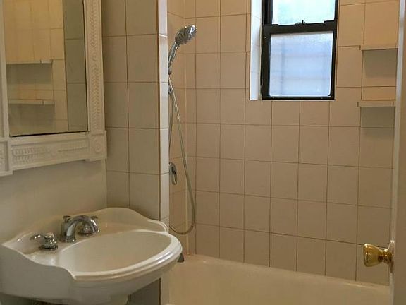 2nd image of 3524 94th St APT 4A