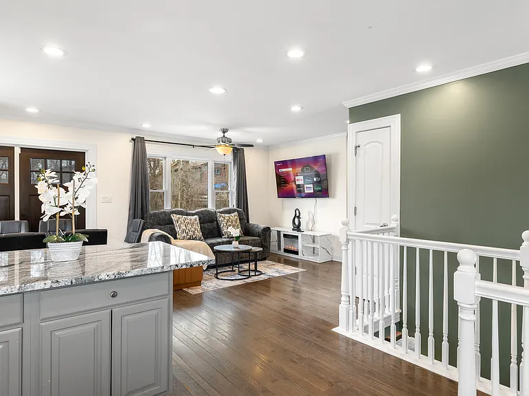 8614 Lakeview Ave — Photo 24