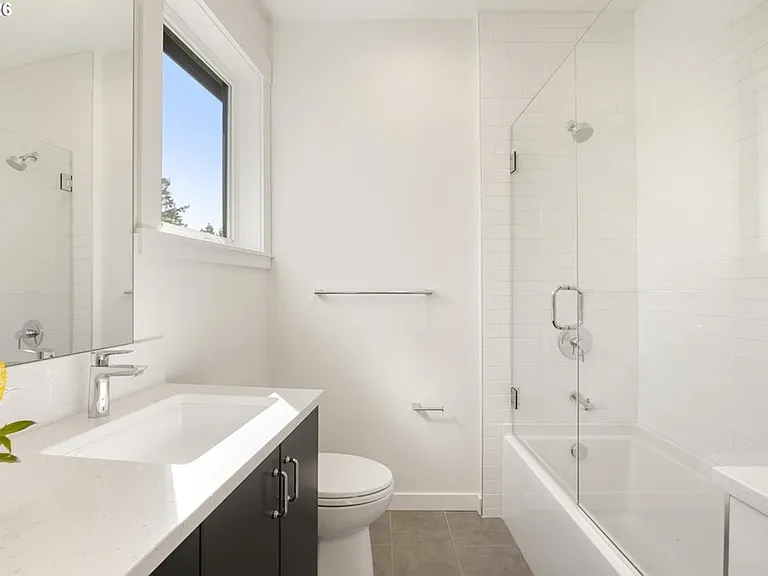 3718 SW Hillside Dr — Photo 36