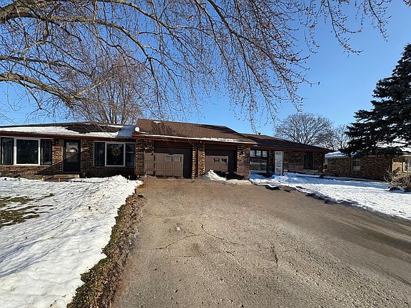 2nd image of 909 Carlisle Dr