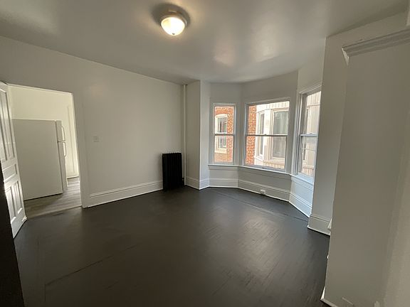 5th image of 1042 W Market St #11520022