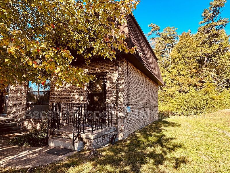 1st image of 4653 Cary Ln