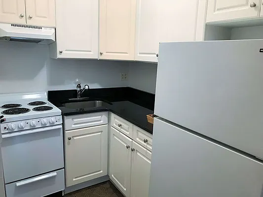 Rented by Joe Gotham LTD | media 32