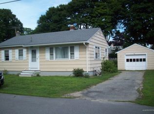 31 Crescent View Ave, Cape Elizabeth, ME 04107