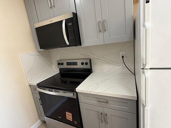 4th image of 476 Firloch Ave #2
