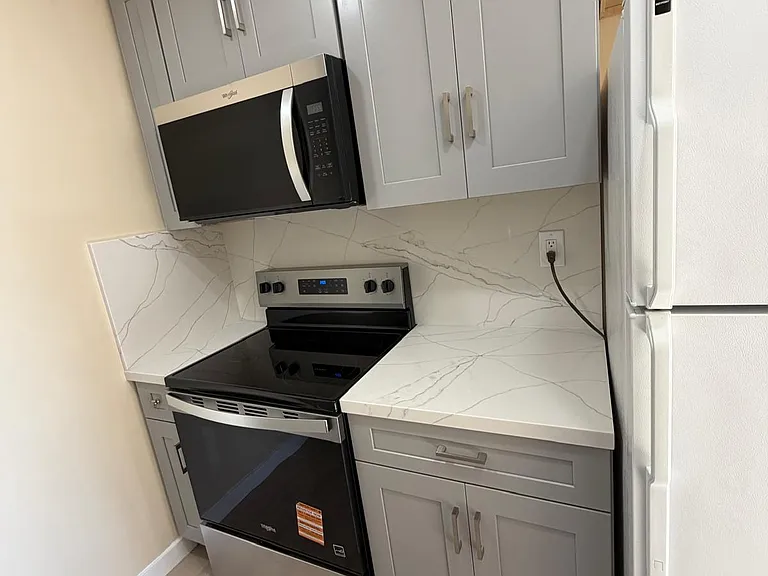 476 Firloch Ave #2 — Photo 4