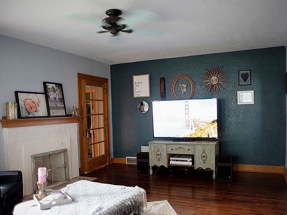 Living Room & Front Entrance