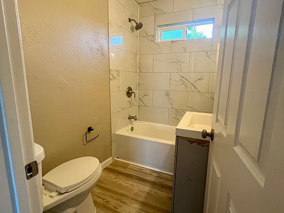 2nd image of 105 Cypress Ave #A