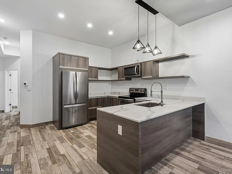 2028 E Fletcher St #1 — Photo 8