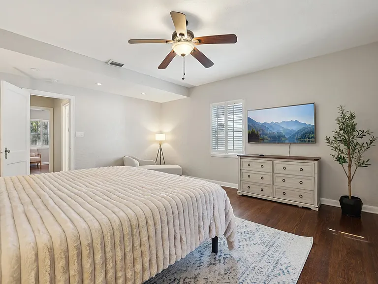 1003 W Princeton St — Photo 13