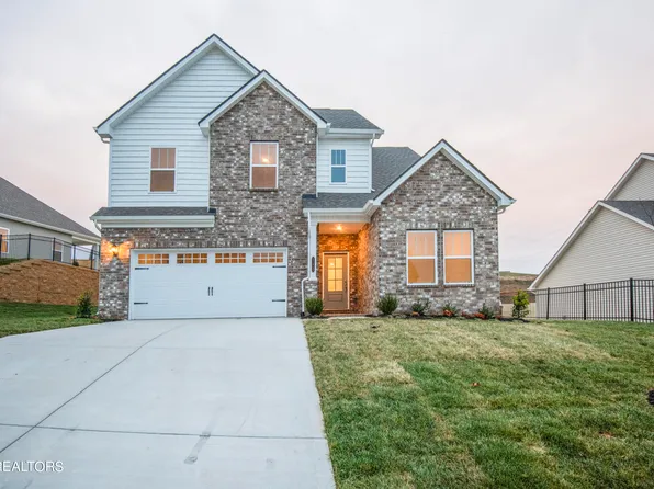 165 English Oak Ln, Lenoir City, TN 37771