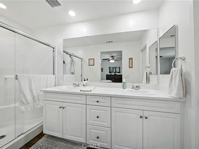 23300 Old Lake Dr — Photo 8