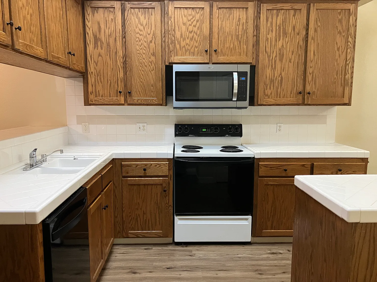 2435 E Emilie Ave — Photo 4