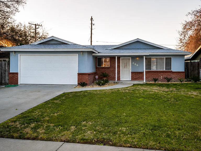 345 E Encore Dr — Photo 1
