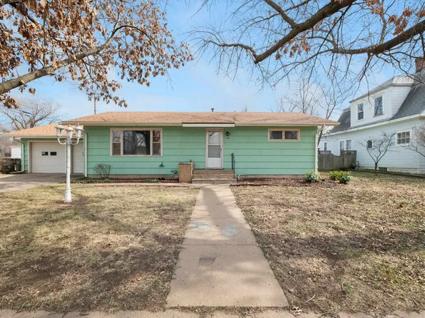 120 S Plum St, Pretty Prairie, KS 67570