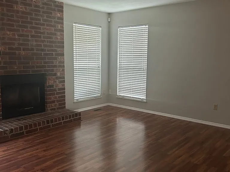 1493 Schwarz Meadow Dr — Photo 3
