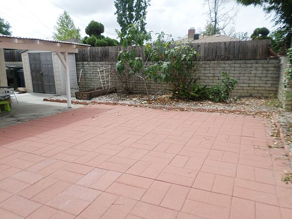 3rd image of 1212 Camelia Dr