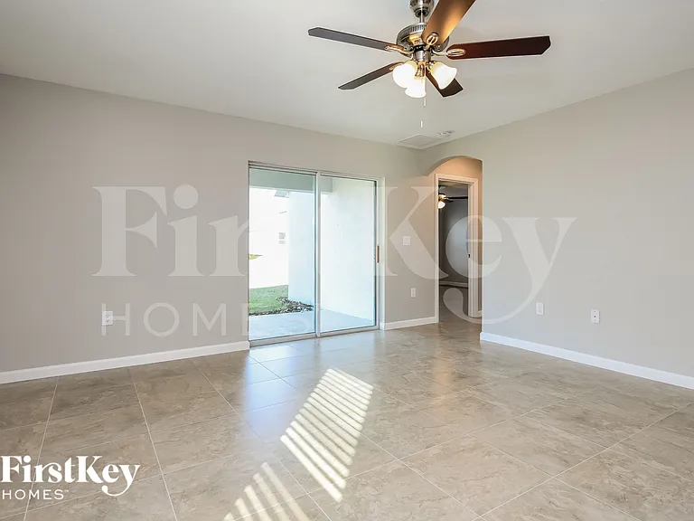 466 Earhart Dr — Photo 4