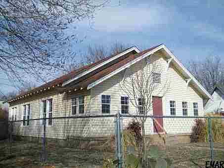 2nd image of 230 W Cherry Ave