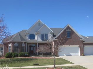 1910 Gailey Ln, Bloomington, IL 61704