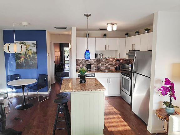 5th image of 19 Vista Gardens Trl