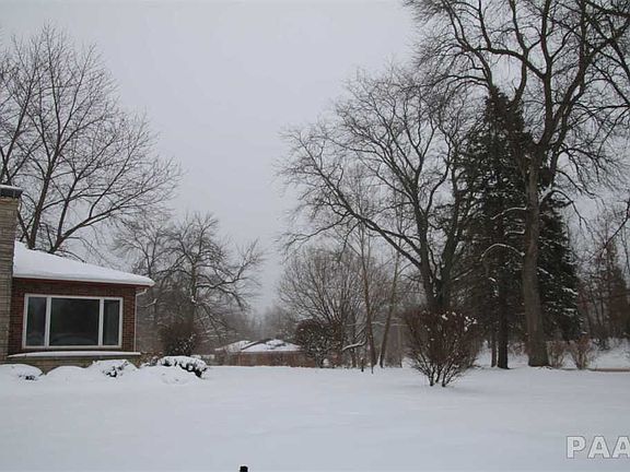 3rd image of 102 Cypress Ave