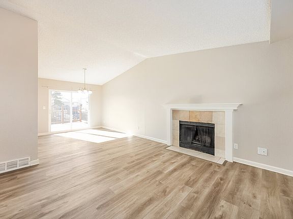 4th image of 1760 Moran Ct