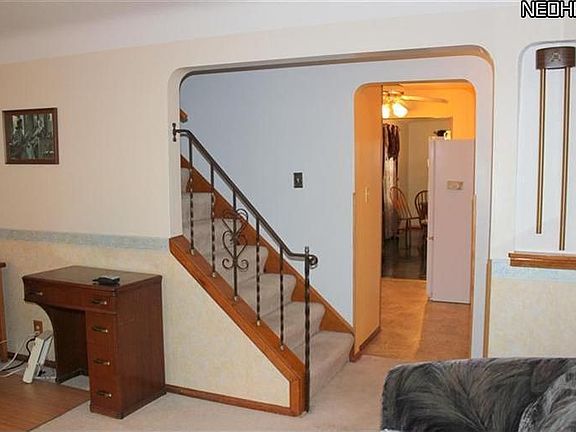 2nd image of 2611 Russell Ave