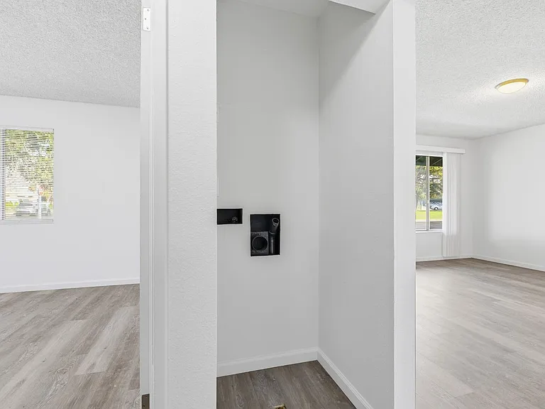 1800 Rockford Ave #1 — Photo 5