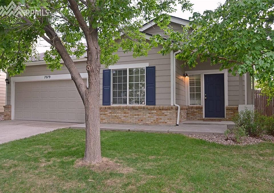 Welcome home! Sweet Ranch plan with 3 Bedroom 2 Full Bathrooms, 2 car garage and