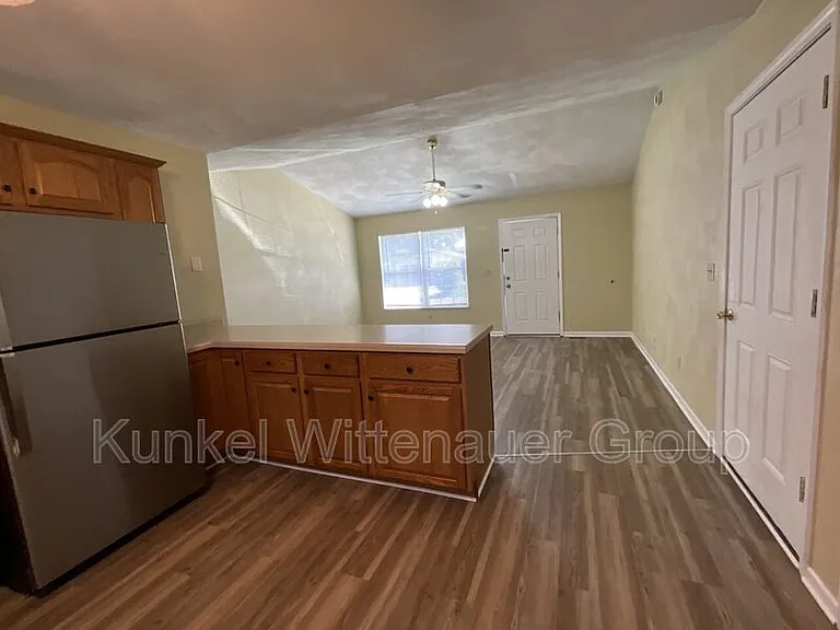 504 Draco Dr — Photo 9