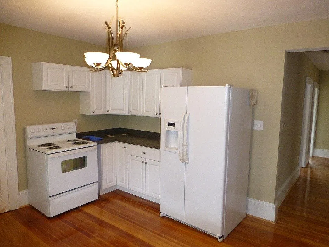 3 bed, 1250 sqft, $1,295 — Photo 4