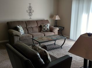 6813 Giles Rd APT 101, Papillion, NE 68133