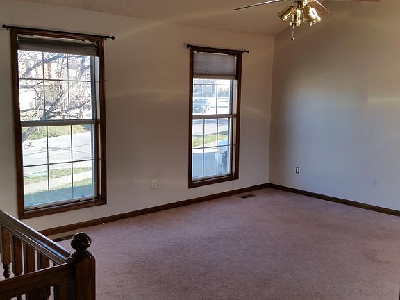 3rd image of 1448 NW Highland Dr
