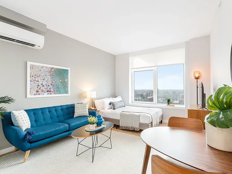 123 Linden Blvd #D15B — Photo 1