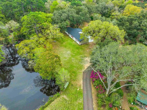 5205 Bankhead Dr, Pensacola, FL 32526