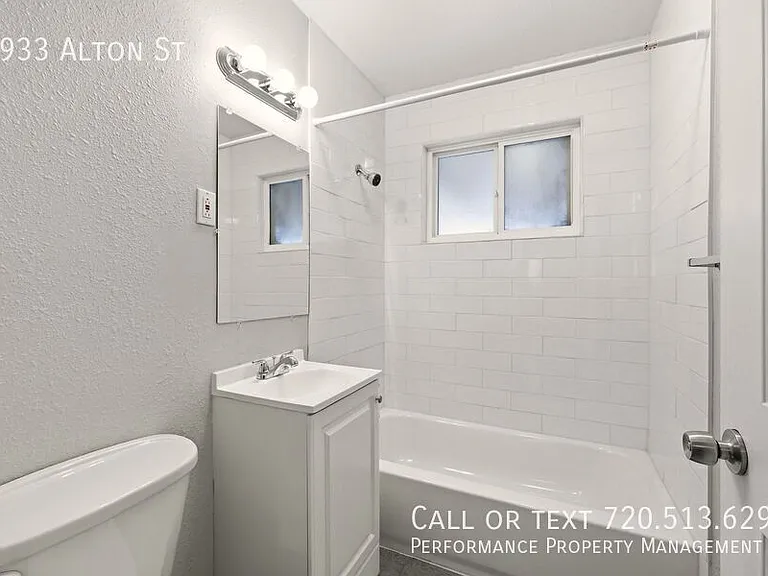 1933 Alton St — Photo 11